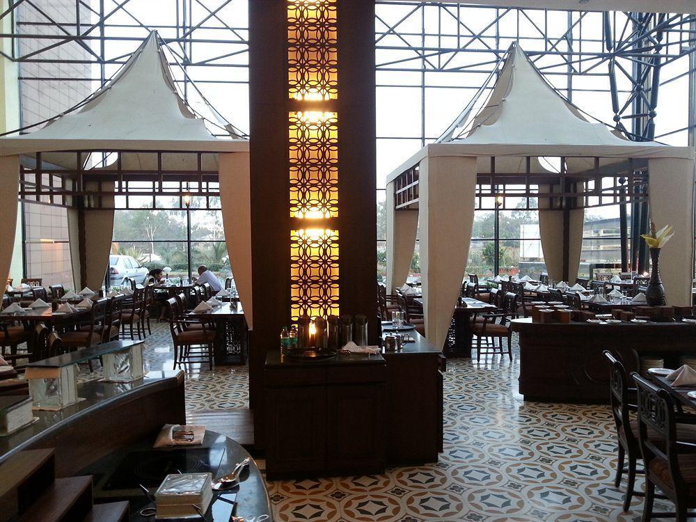 Vits Hotel ปูเน่ ภายนอก รูปภาพ