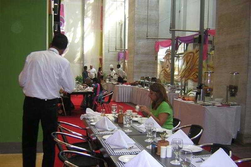Vits Hotel ปูเน่ ร้านอาหาร รูปภาพ