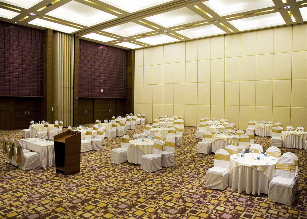Vits Hotel ปูเน่ ร้านอาหาร รูปภาพ